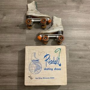 Vintage Women’s Riedell Roller Skates Size 8